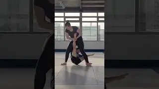 От контроля со стороны стоящей спины до броска за 2 секунды (задний захват ноги) #bjj #jiujitsu #...