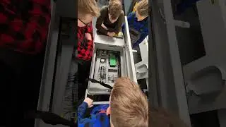 🔧 JetSystem! 🧠 Wiedza, ⚙️ Technologia i 👥 Dobra Ekipa! 🚀 #praktyka #education #edukacja #shorts
