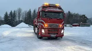 K&ouml;p Tippbil Volvo FH 540 8x4 p&aring; Klaravik