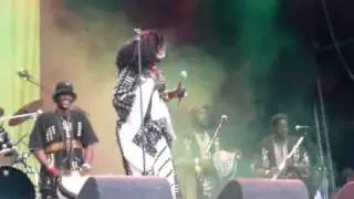 Oumou Sangaré op het Festival Mundial 2009