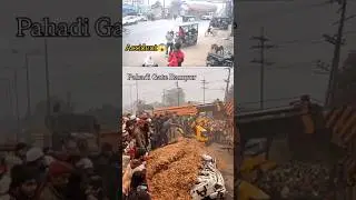 Rampur Accident: Truck Overturns on Divider, Bolero Crushed on Bilaspur Road | Viral Video #accident