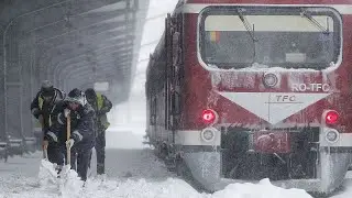 Schlitterpartie auf Sommerreifen: Schneechaos in Teilen Rum&auml;niens