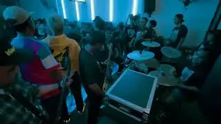 Voorstad - Wrong Place To Stay (Live)