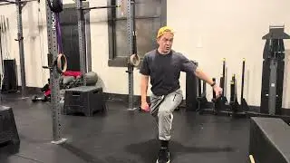 Split Squat Hold with Shoulder raise complex 
