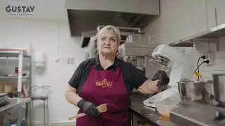 Gustavi peakondiiter Õie Pritson näitab videos kuidas valmistatakse keedutaigent.