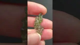 Moldavite &ndash; Maly Chlum &ndash; 0,9g