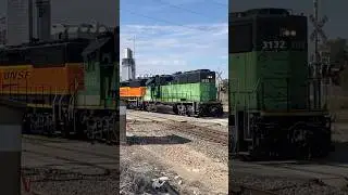 BNSF 3132 LHF Leading the Y-OMA101 through Downtown Omaha (10/13/25)