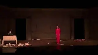 Aur&eacute;lie Saada au th&eacute;&acirc;tre, seule en sc&egrave;ne