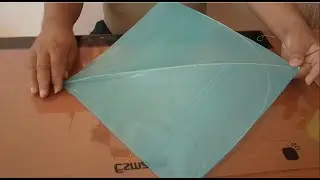 Fazendo Flechinha de 35x35 de plástico - Making a plastic bag kite Brazilian