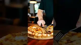 How to cut Pizza #pizza #chef #albertcancook #mrchef #mrbeast #cooking #food #chicken #beautiful