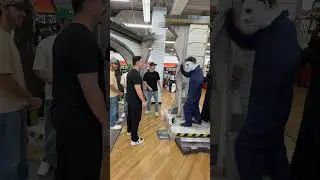 Spirit Halloween animatronics this year are crazy @thewilliamsfam_ @spirithalloweenMerrick