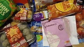 Вторник, 23 декабря 2025 года. Рождественские покупки из доставки Sainsbury's. Приятного просмотр...