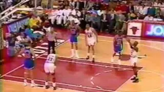MICHAEL JORDAN: 43 pts vs Cleveland Cavs (1993 Playoffs-Game 1)
