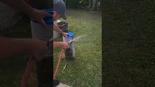 Asi fue su primera clase aprendiendo el negocio de piscinas.