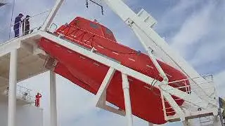 Free fall lifeboat launching bulk carrier 180K