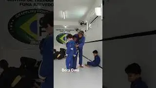 hoje foi dia de treinar Jiu-jitsu...