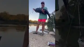 Hellcat Revenge Rod Reeling In A Hog!! #fishon #fishing #catfishfish #kayakfishingtips #outdoors