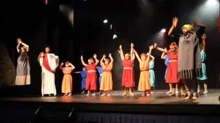 CON LOS NIÑOS QUE SE ACERQUEN -LA MAYOR HISTORIA JAMÁS CANTADA - IGLESIA CRISTIANA EVANGÉLICA