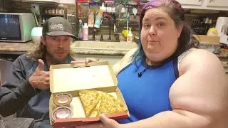 Fatty Approved: Pizza Huts Buffalo chicken melt taste test and review.