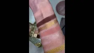 Huda Beauty Gold eyeshadow pallate