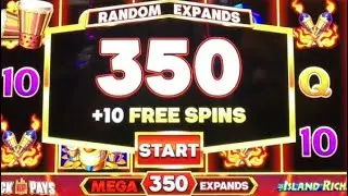 Playing the Mega Bonuses in Stack Up Pays