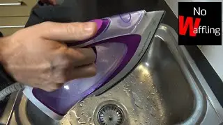 Как удалить накипь с помощью средства SELF CLEAN на паровом утюге Morphy Richards Turbo Glide &mdash; руководство для начинающих