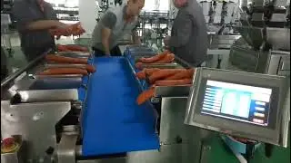 Sausage weighing conveyor packing system