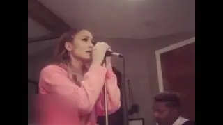 Jennifer Lopez Vs. Mariah Carey (Acoustic & Impromptu)