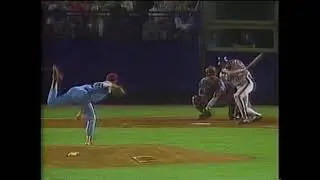 PHI@NYM: Tim Teufel doubles in the third inning (1987)