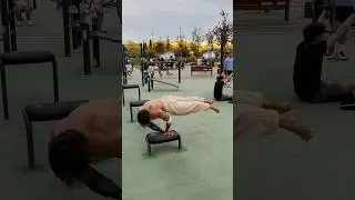 Calisthenics in public💀 #workout #fitness #motivation #calisthenics #toji #shortsvideo