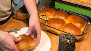 Harvest to hearth episode 2    Chicken pot buns (Bierocks)