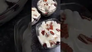 Desert moldovenesc cu prune și nuci.
