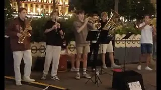 What's The REAL Tone of Street Music Today?