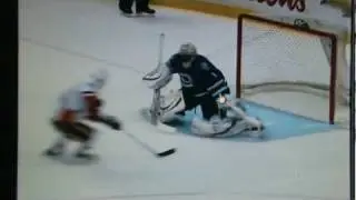 Luongo fails technically on most important part of goaltending