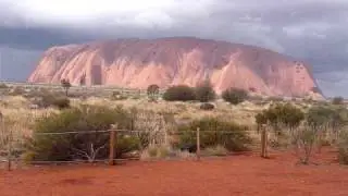 Ayers rock rain clearing 2009
