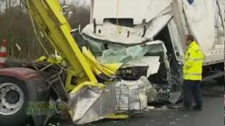 TVEllef Nuuts: Vrachtwagen botste op rijdende afzetting