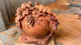 Amazing !!!  Carved Vase Of Grapes And Squirrels