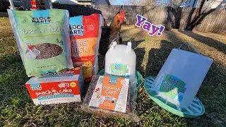 Weekly Winner of MannaPro TSC Tractor Supply Flock Party Coop Spring Giveaway Unboxing! 2022
