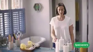 How to clean reusable contact lenses
