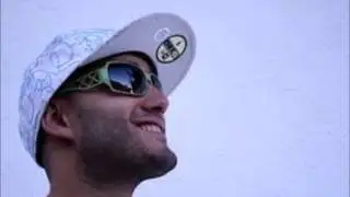 Yako Muñoz  -  10.  Bipolar