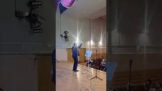 Девушка Не Сдержалась Запела Сама Заглушив Певца На Концерте! #sing #singer #trending #youtube #wow