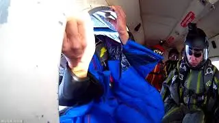 Skydivers and Wingsuits get out at 14'000 feet, Pilatus Porter HB-FKC, then we were diving too :-)