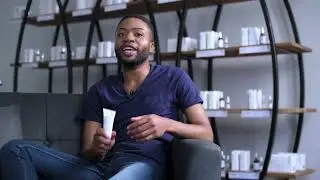 SKIN functional discusses the difference between mineral sunscreen and chemical sunscreen.