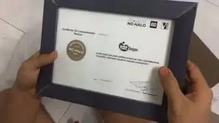 Mở hộp qu&agrave; tặng từ Vietnam Halography 2018 d&agrave;nh cho Vietdesigner net