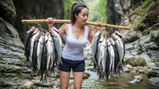 Solo Survival Under a Rock | Catching Fish to Survive the Night