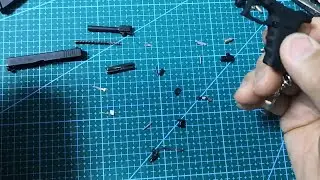 Alloy Empire Glock 17 1:3 Scale Complete Disassembly And Reassembly Mini Automatic Gun Shell Eject