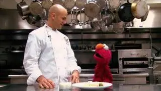 Elmo Visits the White House Kitchen