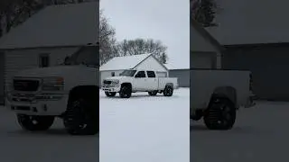 Driving in the snow🎉😍 #minnesota #gmc #duramax #america #snow #lbz