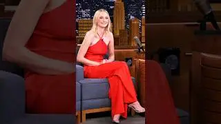 Sophie turner exposed a coffee cup in game of thrones #shortsfeed #sophieturner