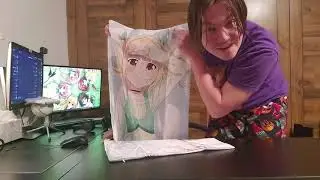 Unboxing my Yun Iijima body pillow! (plus another one)